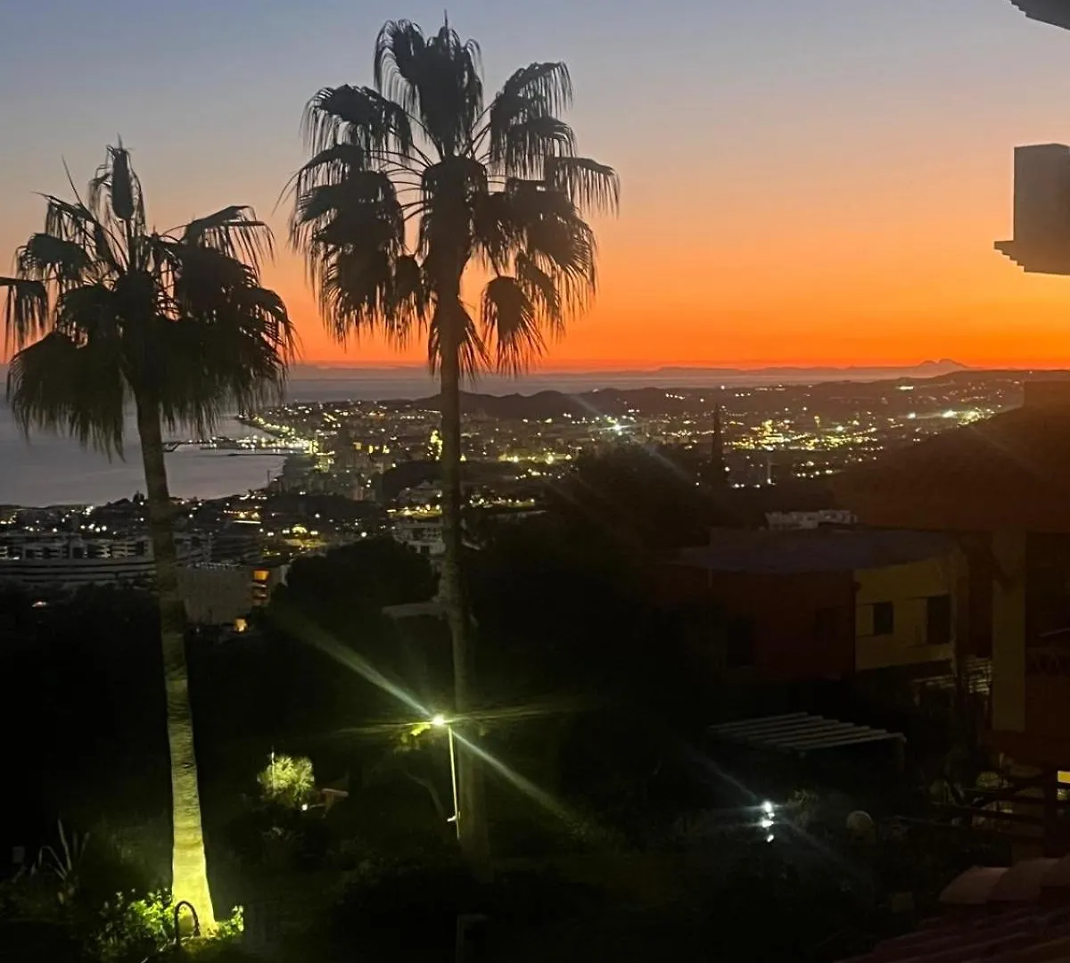Apartamento Con Vistas Al Mar En El Higueron Benalmádena